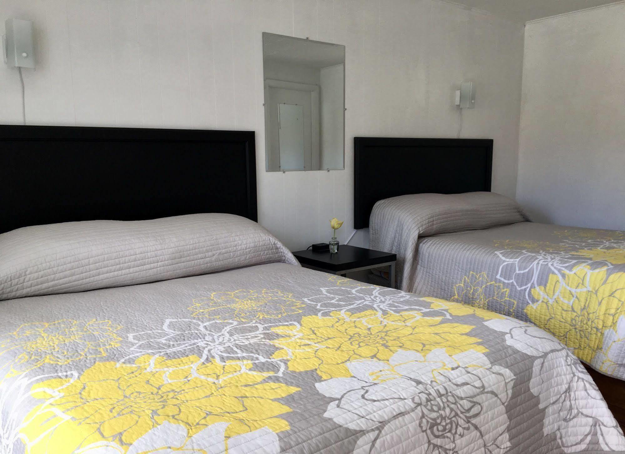 Kingfisher Lodging 丹尼斯 外观 照片